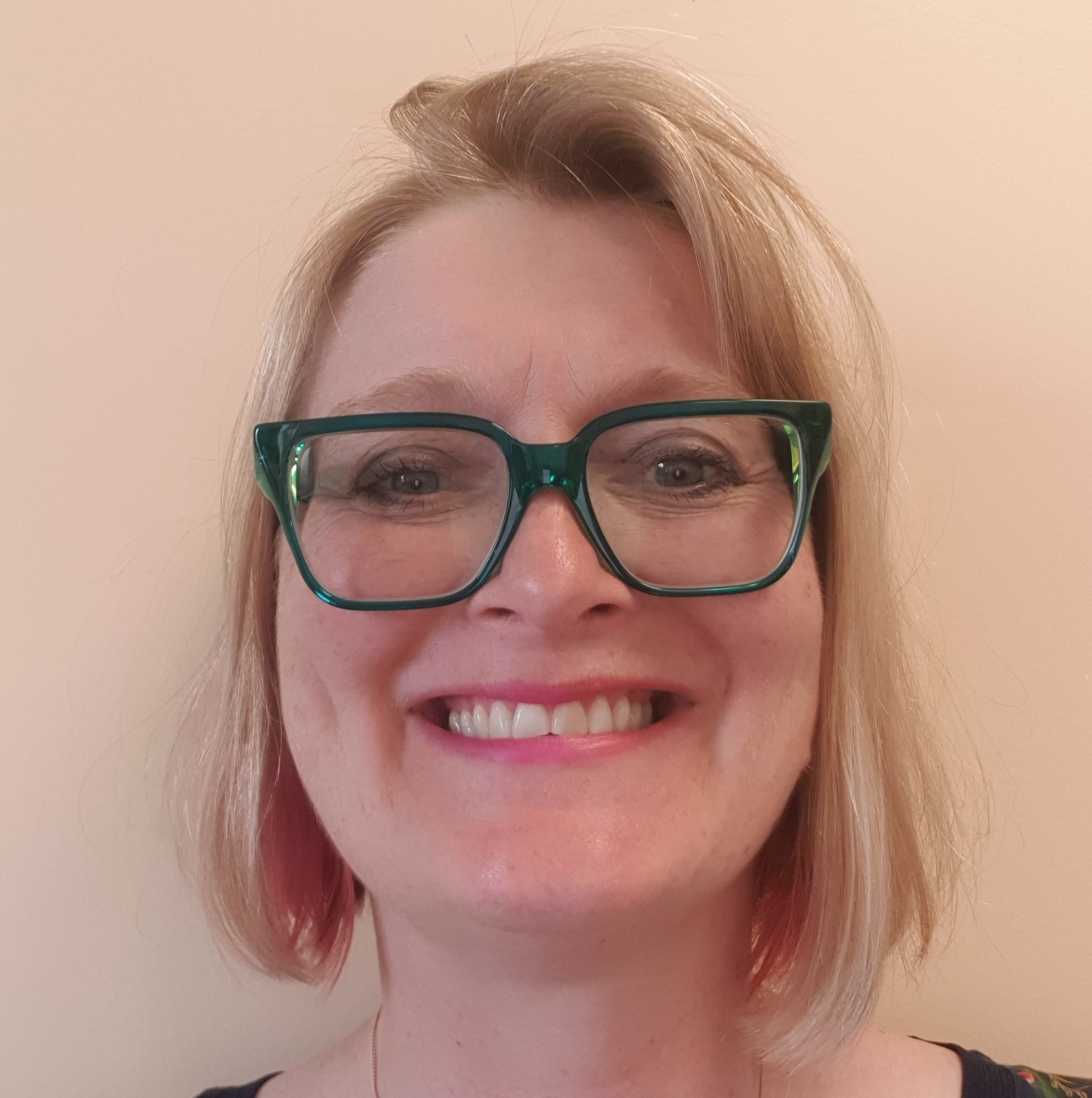Dr Stephanie Gallard